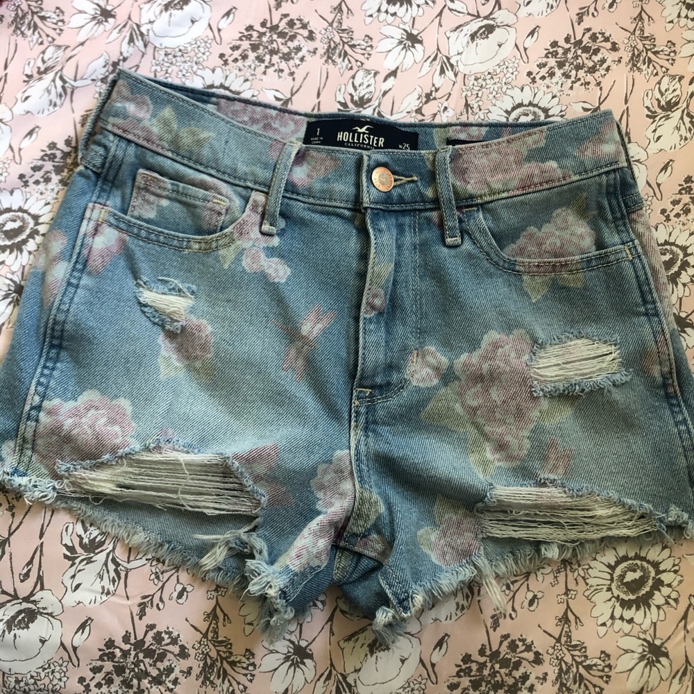 Hollister Pink flower blue Jean shorts